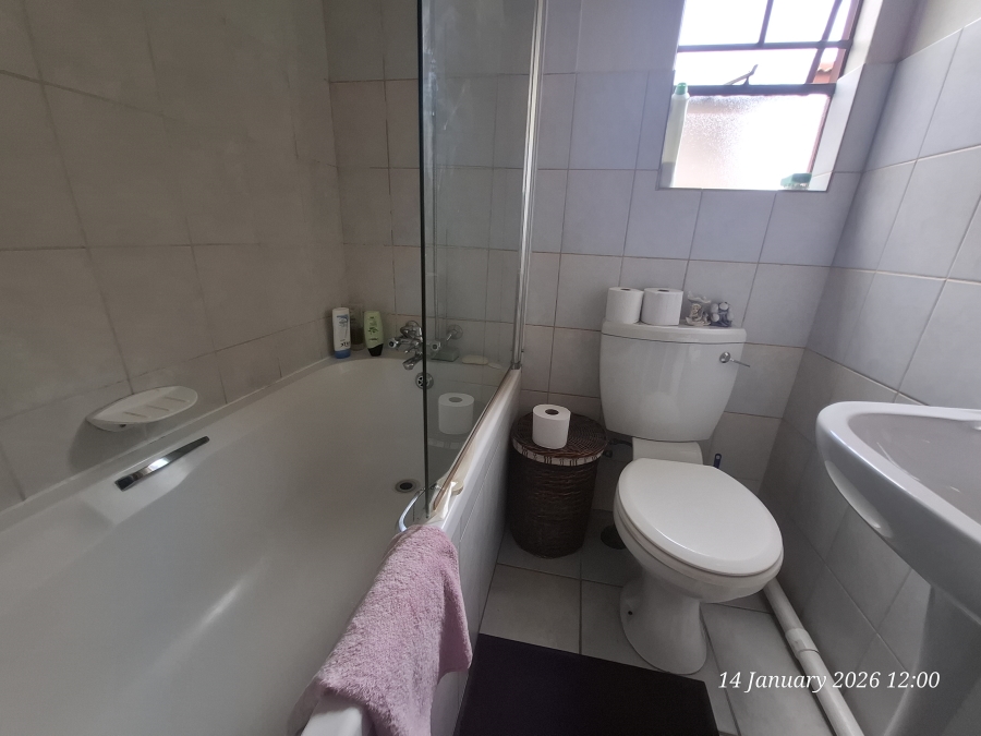 2 Bedroom Property for Sale in Pioneer Park KwaZulu-Natal