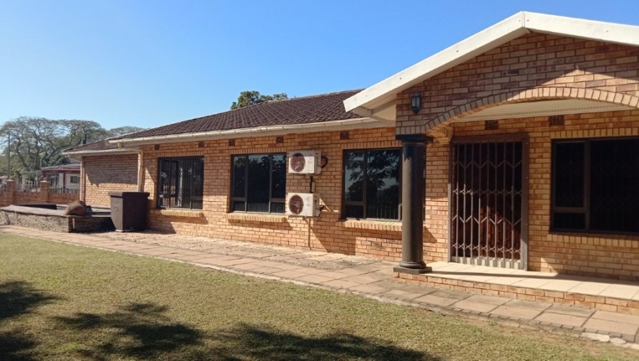 To Let 3 Bedroom Property for Rent in Amanzimtoti KwaZulu-Natal