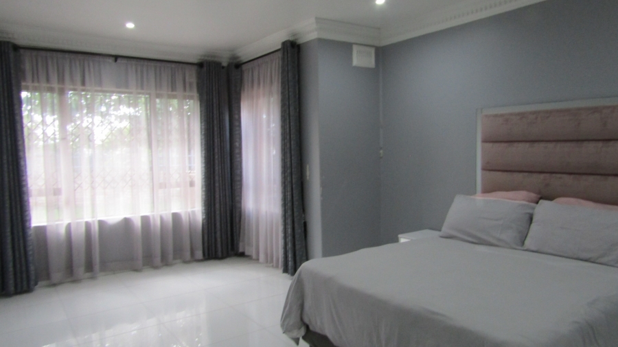 To Let 3 Bedroom Property for Rent in Amanzimtoti KwaZulu-Natal