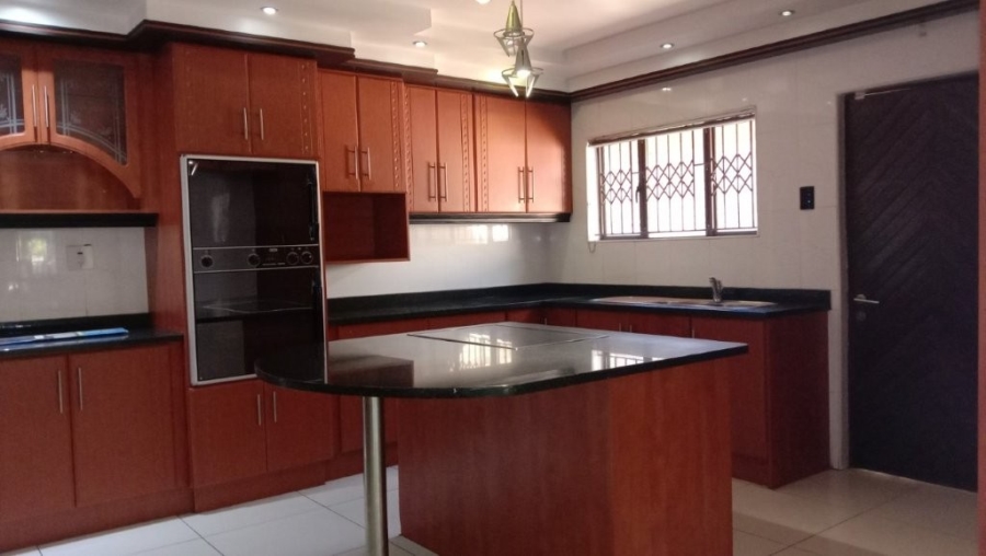To Let 3 Bedroom Property for Rent in Amanzimtoti KwaZulu-Natal