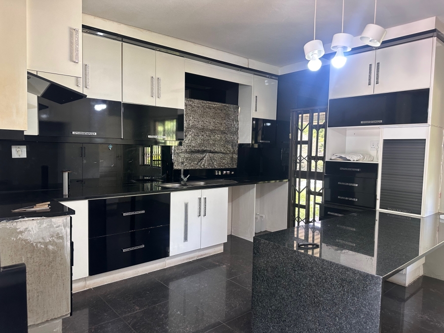 To Let 2 Bedroom Property for Rent in Kloof KwaZulu-Natal