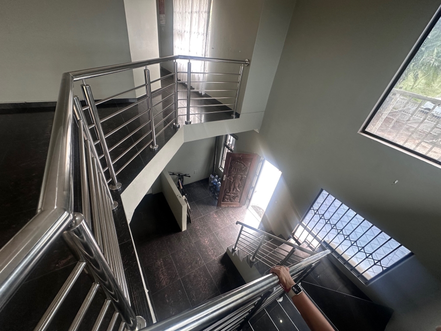 To Let 2 Bedroom Property for Rent in Kloof KwaZulu-Natal