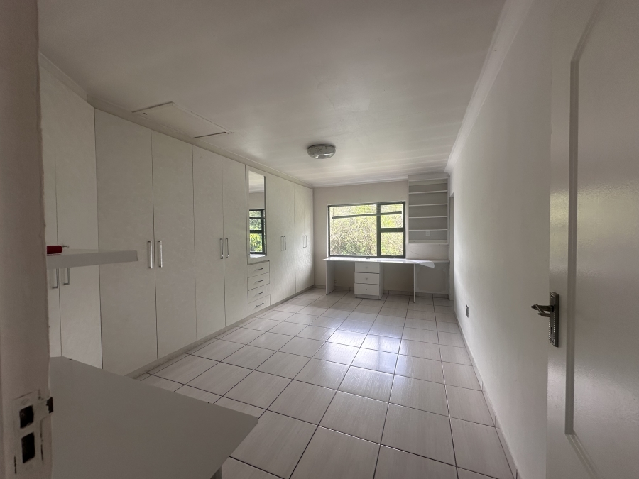 To Let 2 Bedroom Property for Rent in Kloof KwaZulu-Natal