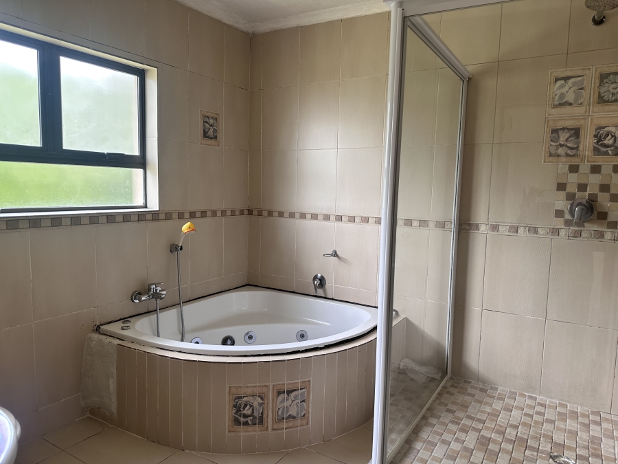 To Let 2 Bedroom Property for Rent in Kloof KwaZulu-Natal