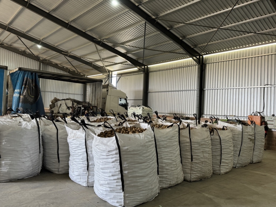 8 Bedroom Property for Sale in Weenen KwaZulu-Natal