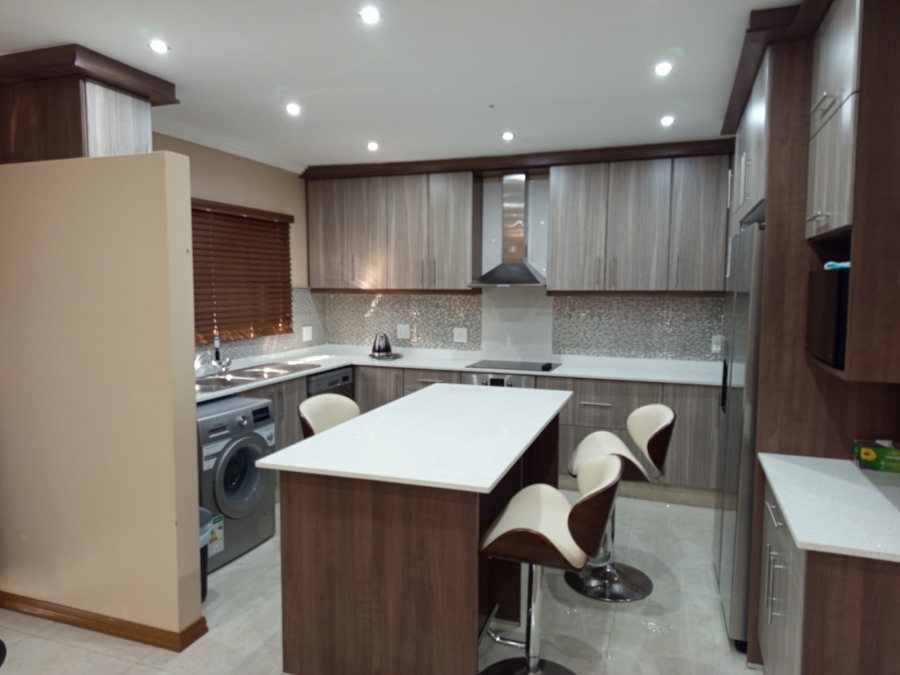 To Let 2 Bedroom Property for Rent in Umhlanga KwaZulu-Natal