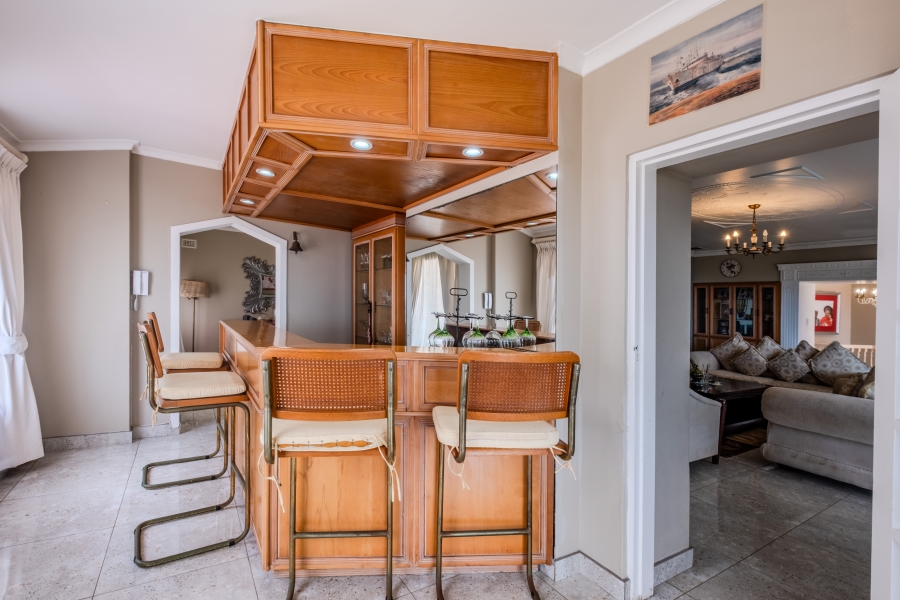 5 Bedroom Property for Sale in La Lucia KwaZulu-Natal