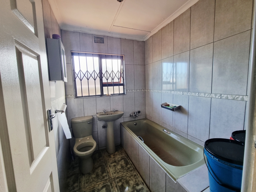 2 Bedroom Property for Sale in Umhlathuze KwaZulu-Natal