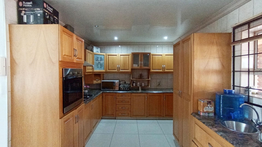 5 Bedroom Property for Sale in Orient Heights KwaZulu-Natal
