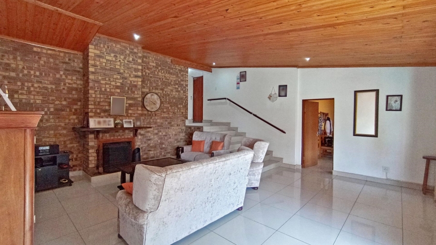 5 Bedroom Property for Sale in Orient Heights KwaZulu-Natal