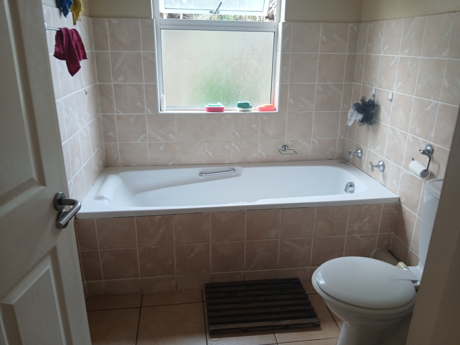 2 Bedroom Property for Sale in Lawrence Rocks KwaZulu-Natal