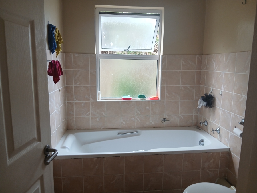 2 Bedroom Property for Sale in Lawrence Rocks KwaZulu-Natal