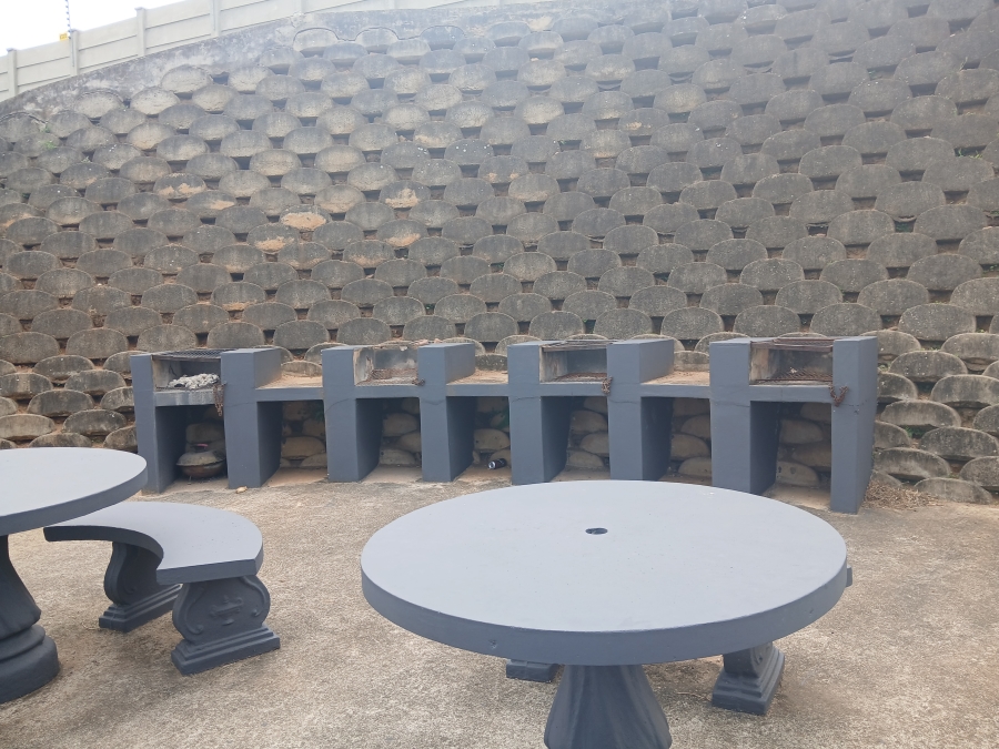 2 Bedroom Property for Sale in Lawrence Rocks KwaZulu-Natal