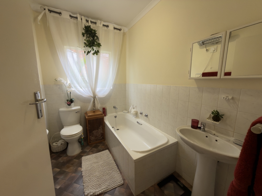 2 Bedroom Property for Sale in Amberglen KwaZulu-Natal