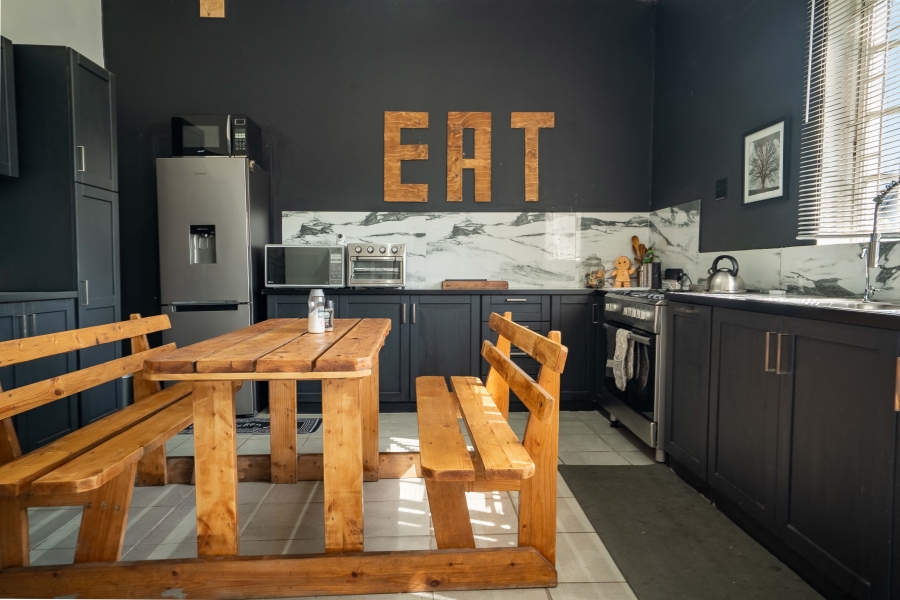 6 Bedroom Property for Sale in Lower Illovo KwaZulu-Natal