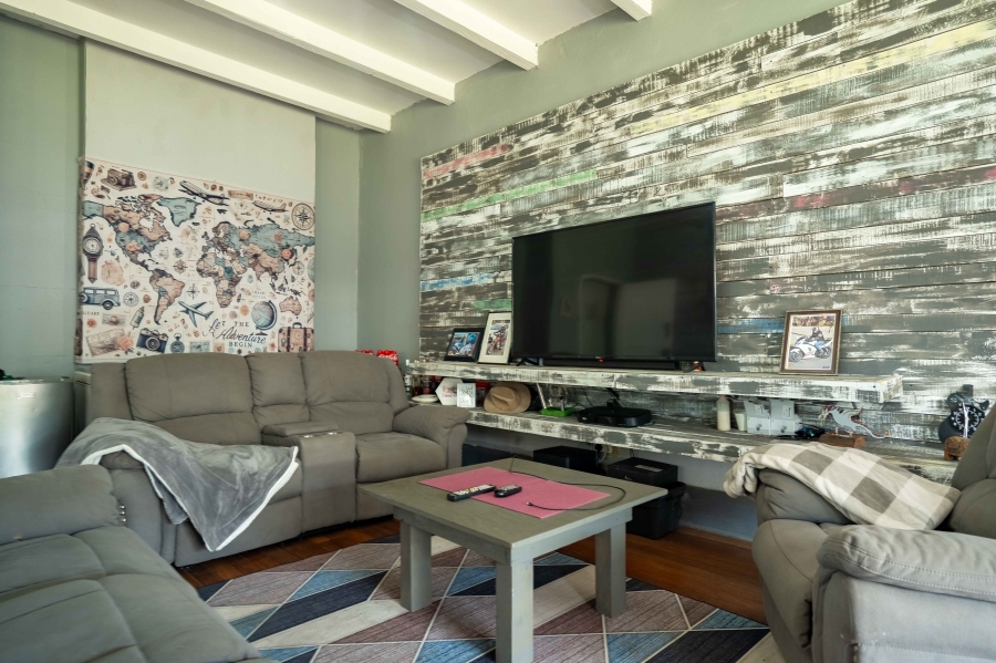 6 Bedroom Property for Sale in Lower Illovo KwaZulu-Natal