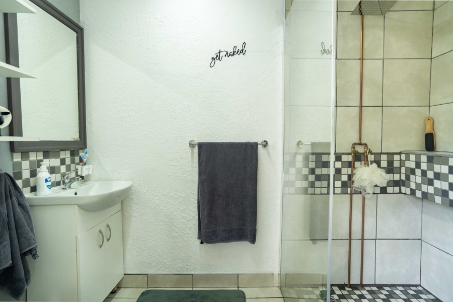 6 Bedroom Property for Sale in Lower Illovo KwaZulu-Natal