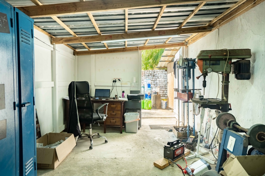 6 Bedroom Property for Sale in Lower Illovo KwaZulu-Natal