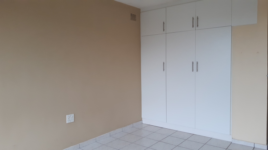 To Let 2 Bedroom Property for Rent in Amanzimtoti KwaZulu-Natal