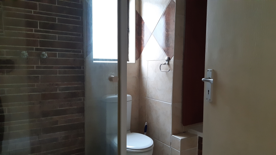 To Let 2 Bedroom Property for Rent in Amanzimtoti KwaZulu-Natal