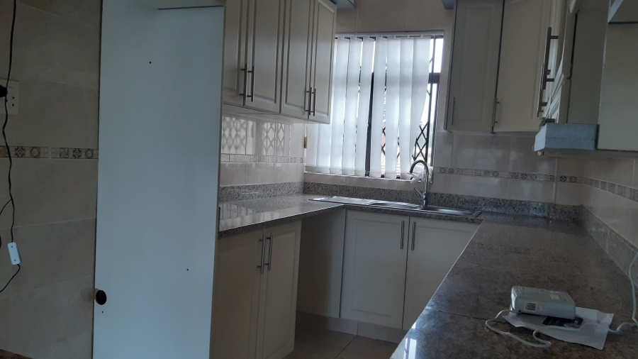 To Let 2 Bedroom Property for Rent in Amanzimtoti KwaZulu-Natal