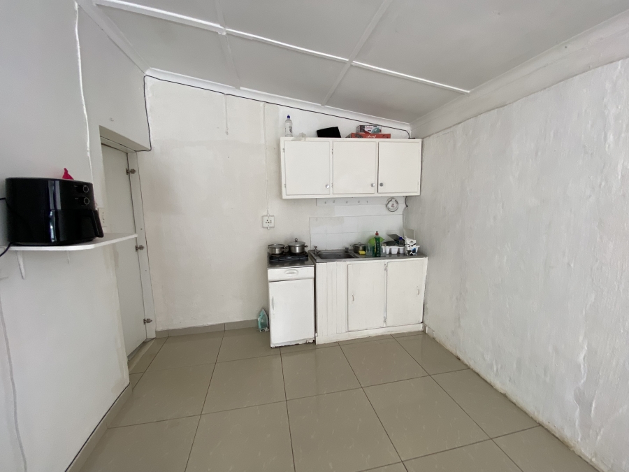 To Let 1 Bedroom Property for Rent in Athlone KwaZulu-Natal