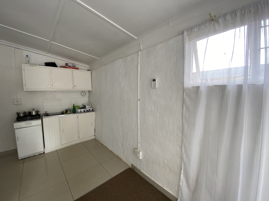 To Let 1 Bedroom Property for Rent in Athlone KwaZulu-Natal