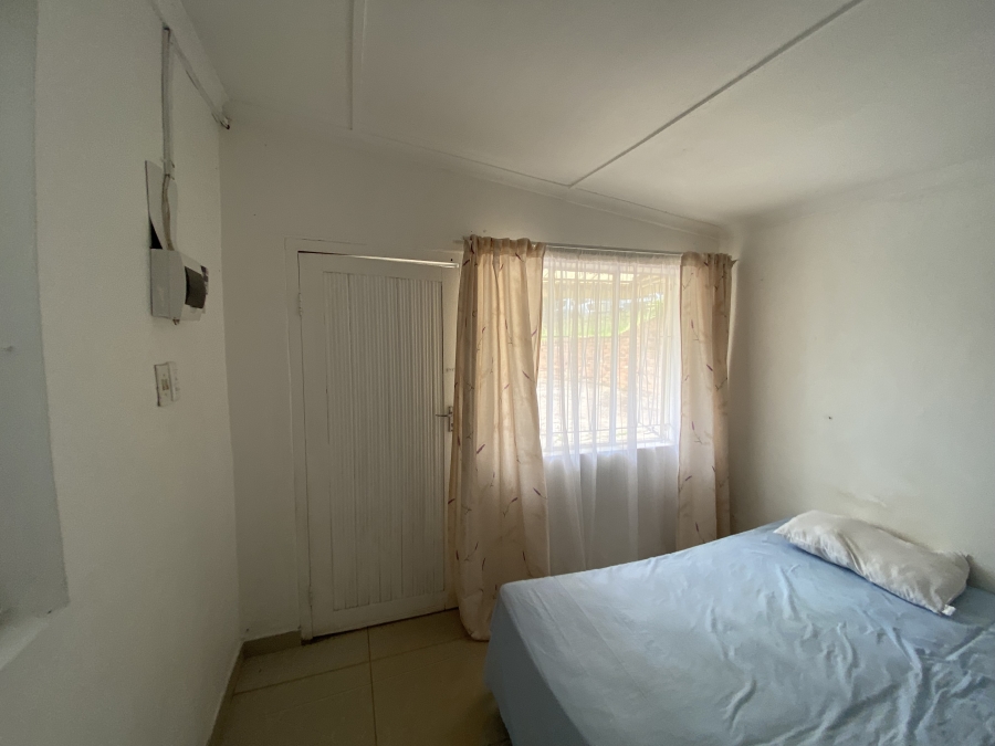 To Let 1 Bedroom Property for Rent in Athlone KwaZulu-Natal