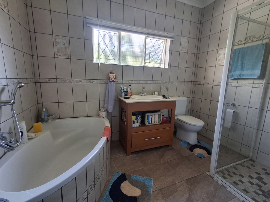 3 Bedroom Property for Sale in Greendale KwaZulu-Natal