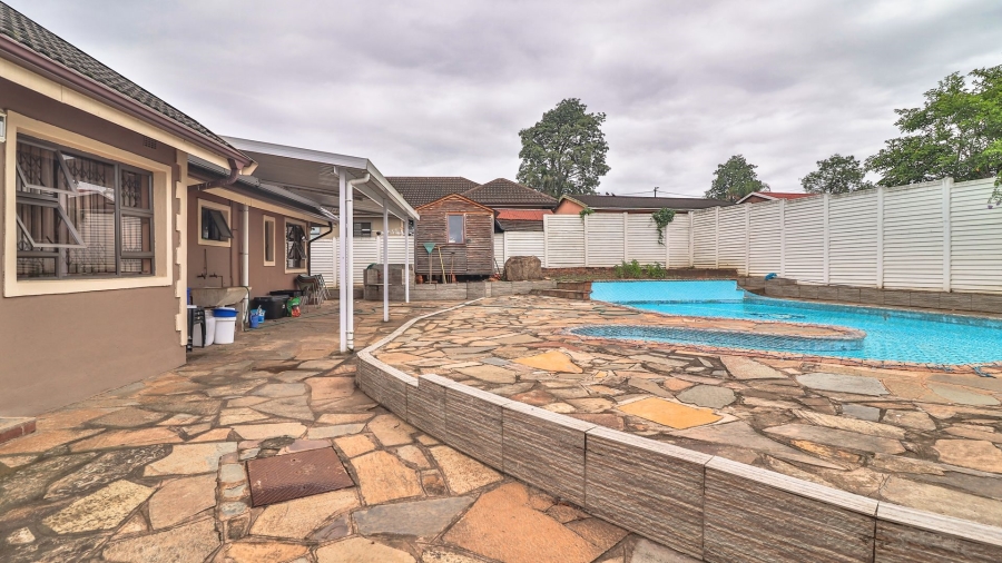 3 Bedroom Property for Sale in Cleland KwaZulu-Natal