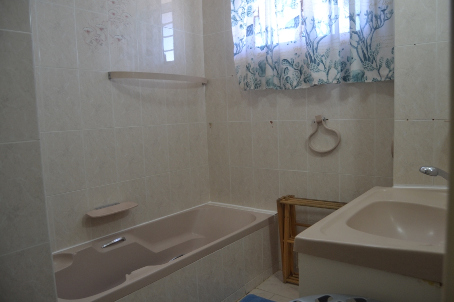 1 Bedroom Property for Sale in Scottburgh Central KwaZulu-Natal