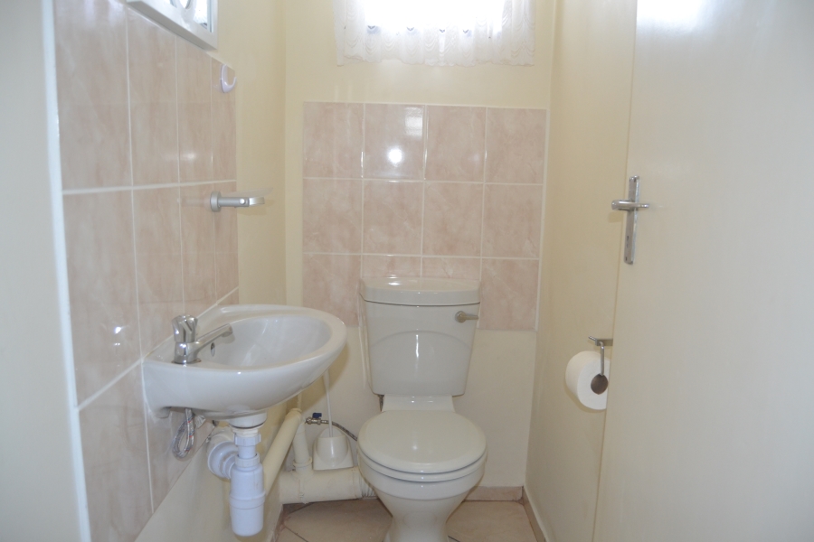 2 Bedroom Property for Sale in Scottburgh Central KwaZulu-Natal
