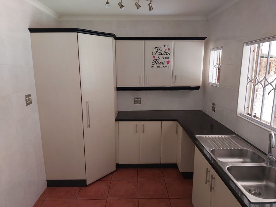 To Let 3 Bedroom Property for Rent in Greendale KwaZulu-Natal