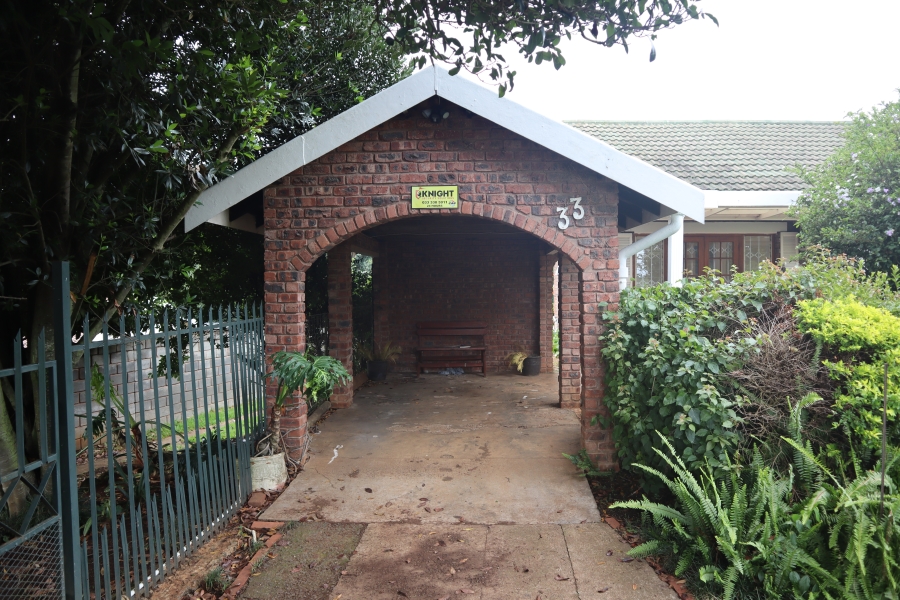 To Let 3 Bedroom Property for Rent in Greendale KwaZulu-Natal