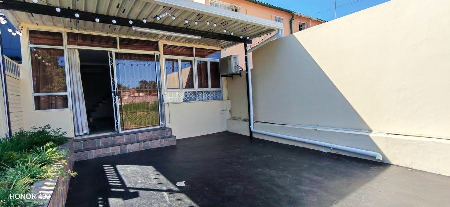 To Let 2 Bedroom Property for Rent in Grove End KwaZulu-Natal
