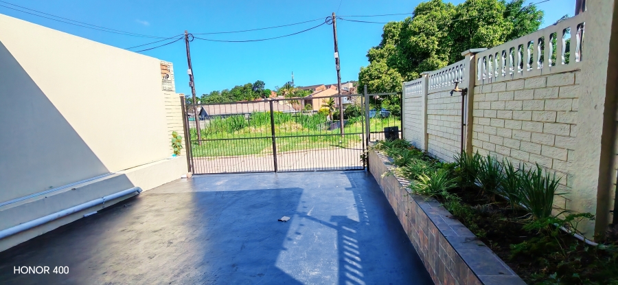 To Let 2 Bedroom Property for Rent in Grove End KwaZulu-Natal