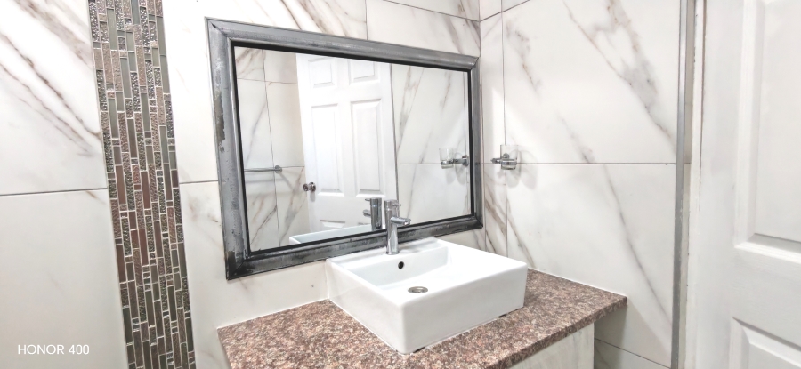 To Let 2 Bedroom Property for Rent in Grove End KwaZulu-Natal