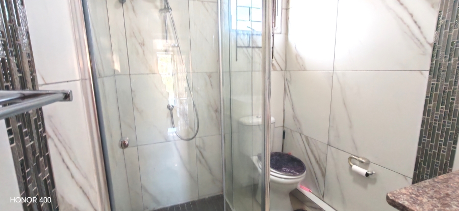 To Let 2 Bedroom Property for Rent in Grove End KwaZulu-Natal