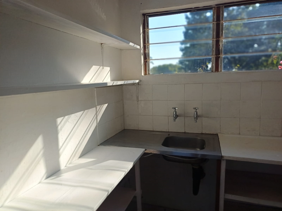 To Let 1 Bedroom Property for Rent in Forest Hills KwaZulu-Natal