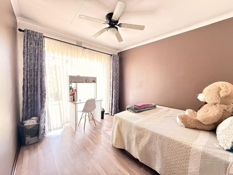 To Let 4 Bedroom Property for Rent in Aviary Hill KwaZulu-Natal