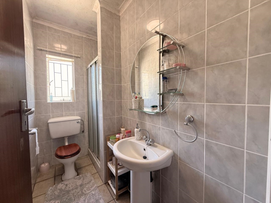 To Let 4 Bedroom Property for Rent in Aviary Hill KwaZulu-Natal