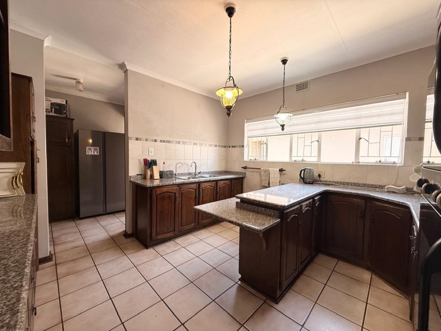 To Let 4 Bedroom Property for Rent in Aviary Hill KwaZulu-Natal