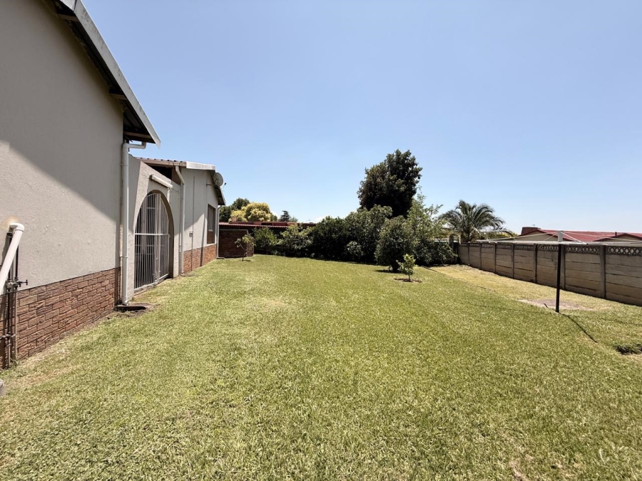 To Let 4 Bedroom Property for Rent in Aviary Hill KwaZulu-Natal