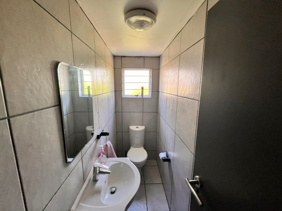 To Let 2 Bedroom Property for Rent in Brighton Beach KwaZulu-Natal