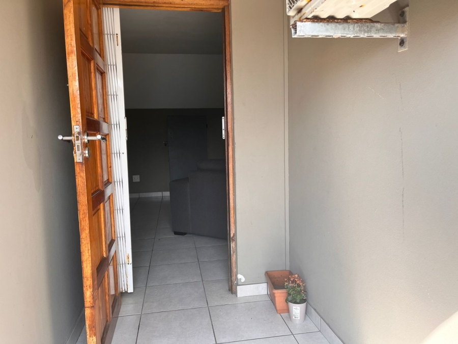 To Let 2 Bedroom Property for Rent in Brighton Beach KwaZulu-Natal