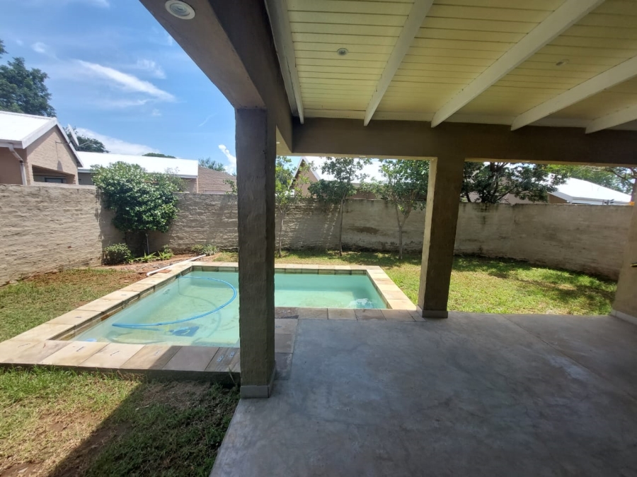 4 Bedroom Property for Sale in Huttenheights KwaZulu-Natal