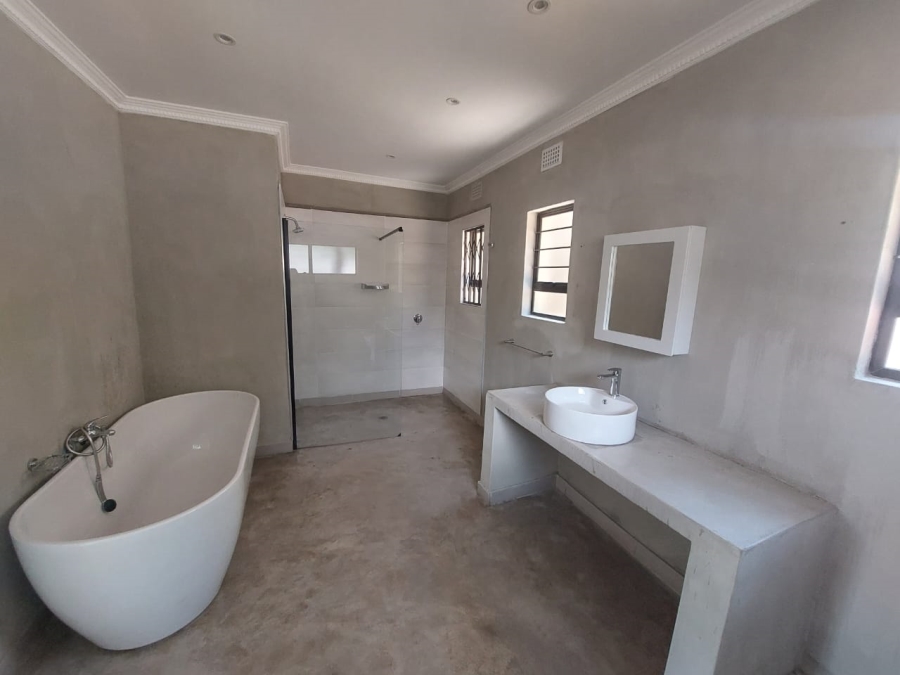 4 Bedroom Property for Sale in Huttenheights KwaZulu-Natal