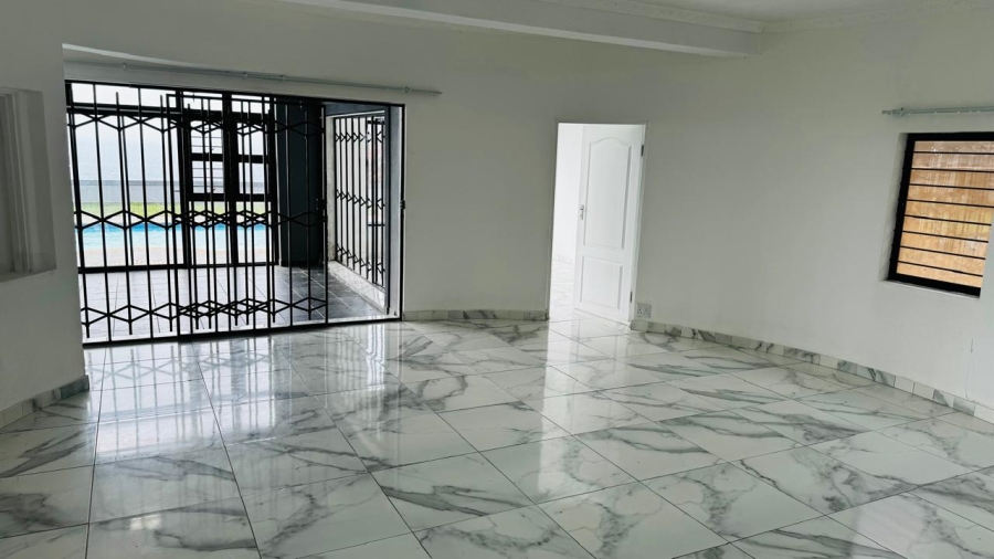 To Let 4 Bedroom Property for Rent in Bluff KwaZulu-Natal