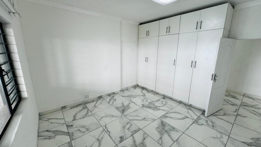 To Let 4 Bedroom Property for Rent in Bluff KwaZulu-Natal