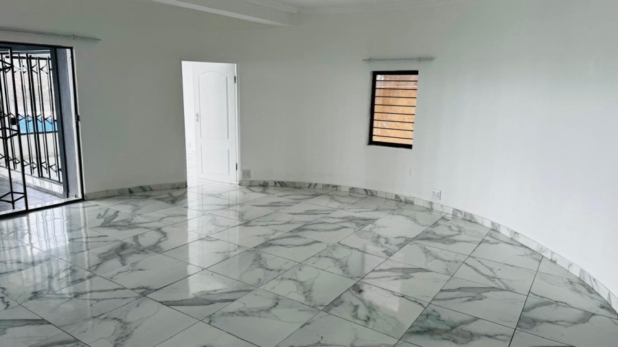 To Let 4 Bedroom Property for Rent in Bluff KwaZulu-Natal